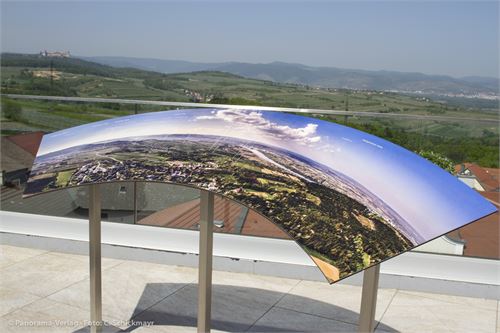 Weingut Müller, Krustetten. 6 mm Alu-Dibond, rahmenlos auf Niro-Gestell
