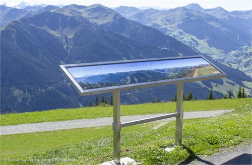 Saalbach-Hinterglemm, mehrere Schautafeln in 2 Meter Breite auf diversen Aussichtspunkten. Nirosta-Doppelrahmen