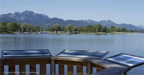 Chiemsee, Übersee. 3 Schautafeln auf Aussichtsplattform, Nirosta-Rahmen, Spezialkonstruktion zur Montage auf Holzgeländer