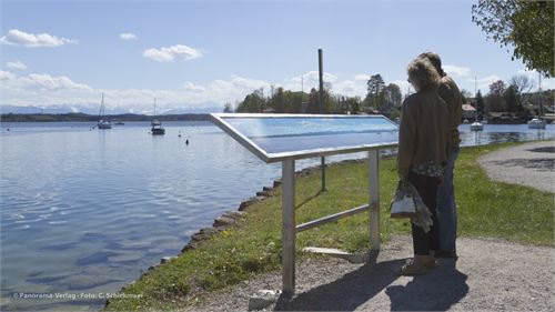 Tutzing am Starnberger See, 3-Meter Schautafel in Nirosta-Rahmen mit Blick ins Karwendel- und Wettersteingebirge