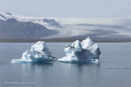 Bild 71 · Eisberge im Jökulsárlón, einem Eissee im Süden von Island. Ausläufer des Vatnajøkull