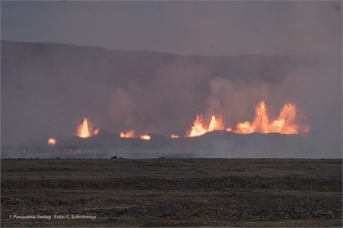 Bild 28 · Vulkanausbruch bei Grindavik im August 2024