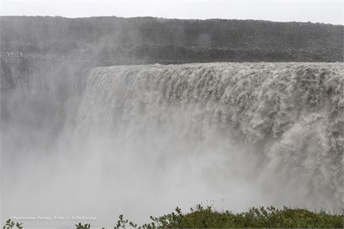 Bild 6 · Der Dettifoss, mächtigster Wasserfall Europas