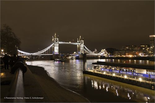 Tower Bridge mit Pier