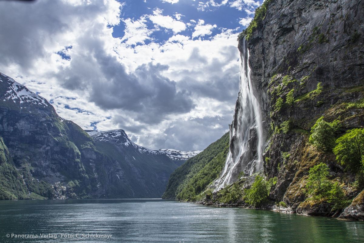 Wasserfall Sieben Schwestern im Geirangerfjord, Südnorwegen