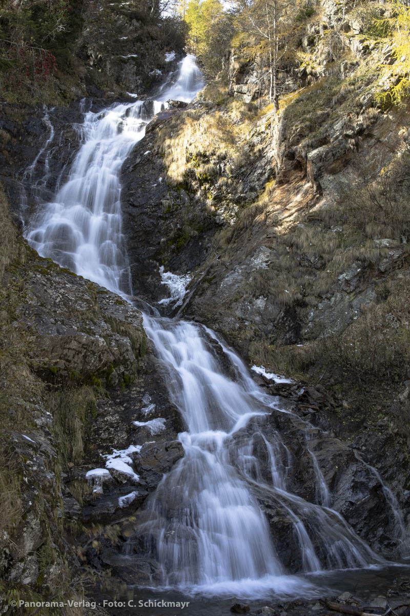 Klapfbachwasserfall bei der Unterstalleralm im Villgratental, Osttirol