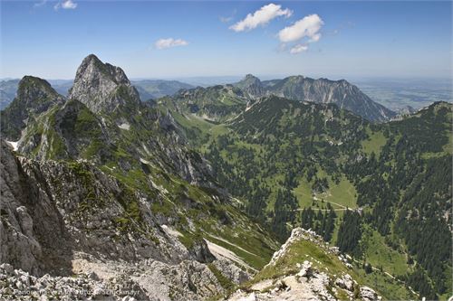 Blick von der Kellespitze auf die Tannheimer Berge
