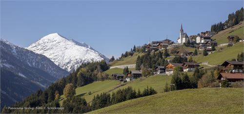 Bild 16 · Blick nach Westen auf St. Veit im Defereggental, Herbst 2020.