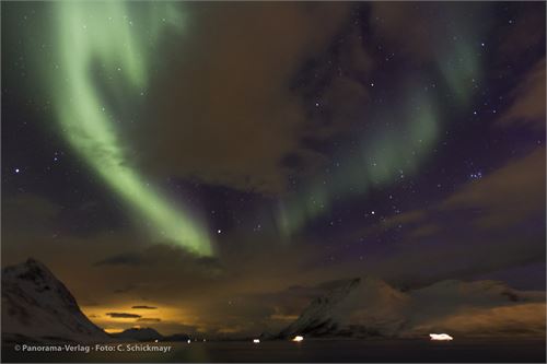 Bild 13 · Polarlicht in Nordnorwegen, aufgenommen von einem fahrenden Postschiff im März 2017 , Bild 1