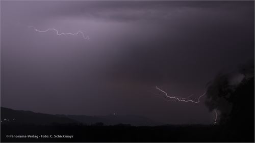 Bild 29 · Gewitter über dem Haunsberg, aufgenommen von Michaelbeuern am 20. Mai 2022