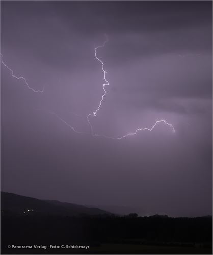 Bild 30 · Gewitter über dem Haunsberg, aufgenommen von Michaelbeuern am 20. Mai 2022