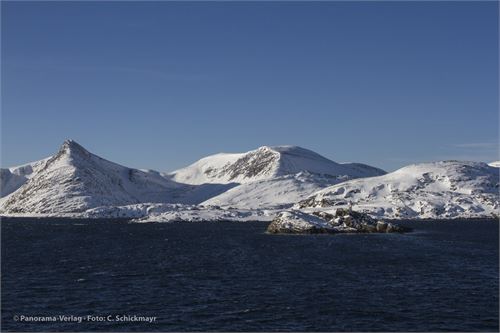 Mit dem Postschiff in Fahrt auf Havøysund