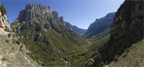 Die romantische Vikos-Schlucht im Norden von Griechenland
