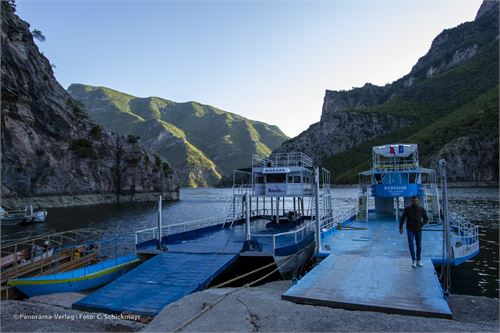 Abfahrt mit der Koman-Fähre nach Fierze