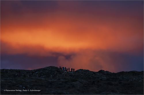 Bild 33 · Beobachter beim Vulkanausbruch bei Grindavik im August 2024